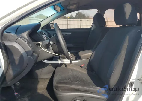 2015 Nissan Altima 2.5 z USA, uszkodzony, nr VIN 1N4AL3AP5FN320229